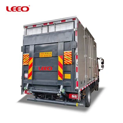 Carrello a pianale con portello elevatore